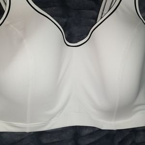 NWOT LIVI ACTIVE BRA 44DDD